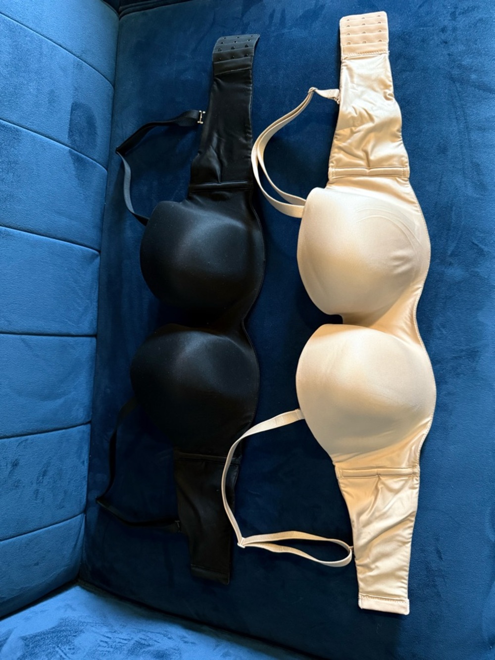Victoria's Secret Black & Nude Strapless Push-Up Bras Duo